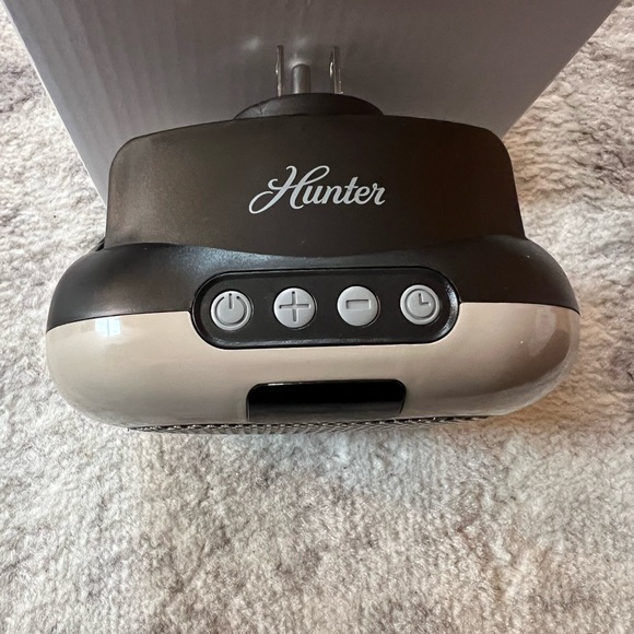 🔥Hunter Plug-in Heater with Adjustable Thermostat🔥 - Picture 6 of 6